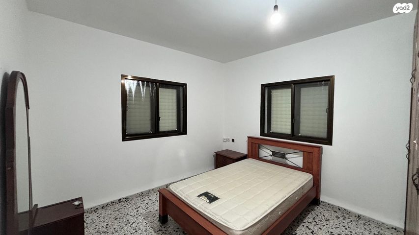 דירה, הקדושים, טבריה