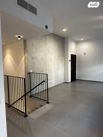 דירת גן, מונטיפיורי, הרכבת, תל אביב יפו