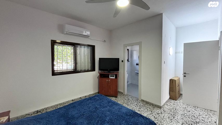 דירה, הקדושים, טבריה