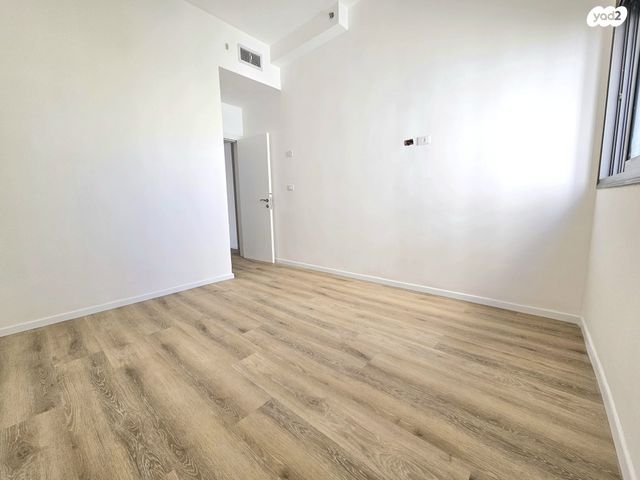 גג/ פנטהאוז, שדרות הרב לוין 5, גני מרום, רמת גן