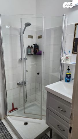 דו משפחתי, קרני שומרון