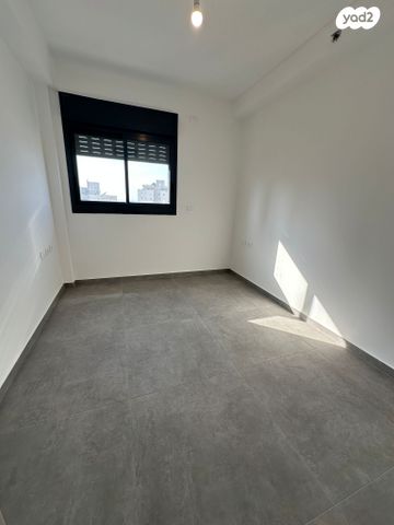 דירה, הרב הרצוג, נתניה