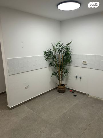 דירה, רבי יוסף בוכריץ, נחלת יהודה, ראשון לציון