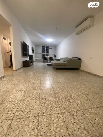 דירה, סירקין, פועלי הרכבת, גבעתיים