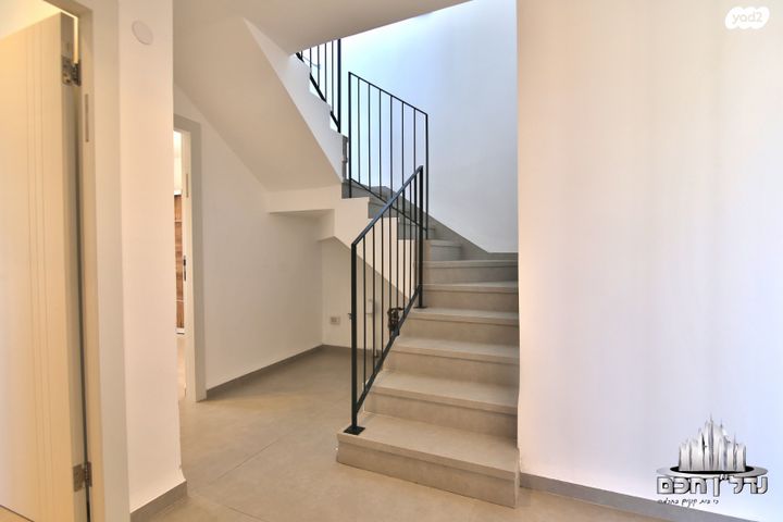 גג/ פנטהאוז, הרב קוק, מוצקין הותיקה, קרית מוצקין