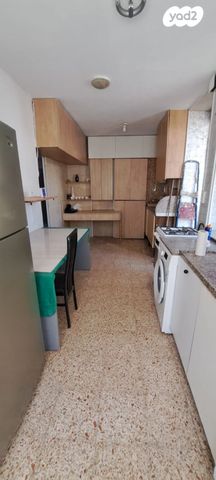 דירת גן, וייצמן, בת ים