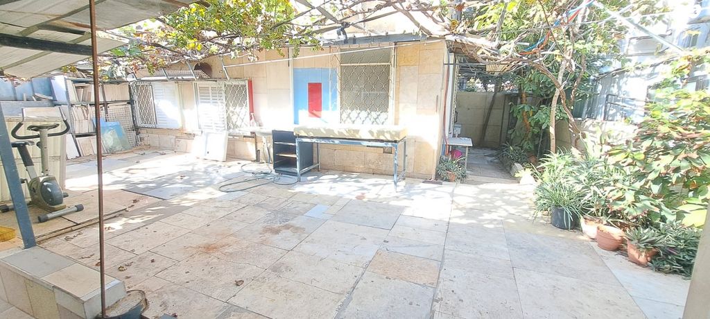 דירת גן, וייצמן, בת ים