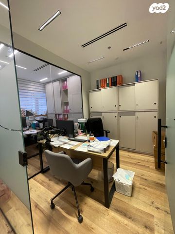 משרדים, הנגר, אזור תעשיה נווה נאמן, הוד השרון