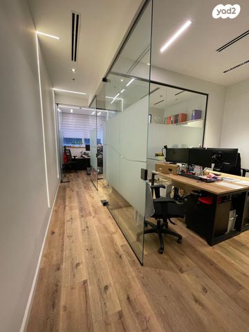 משרדים, הנגר, אזור תעשיה נווה נאמן, הוד השרון