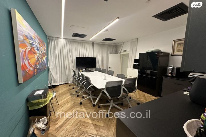 משרדים, דרך מנחם בגין 156, תל אביב יפו