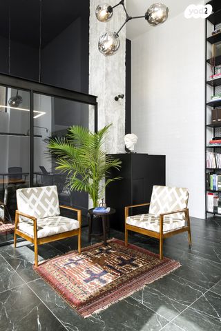 מונטיפיורי, הרכבת