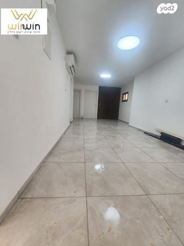 משרדים, העצמאות, מרכז העיר, קרית אתא