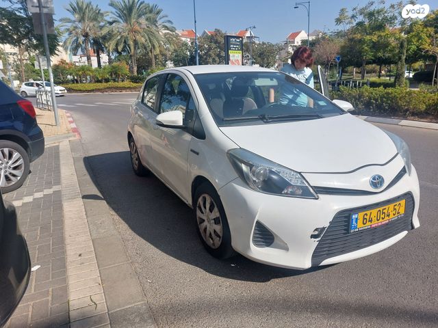 טויוטה יאריס