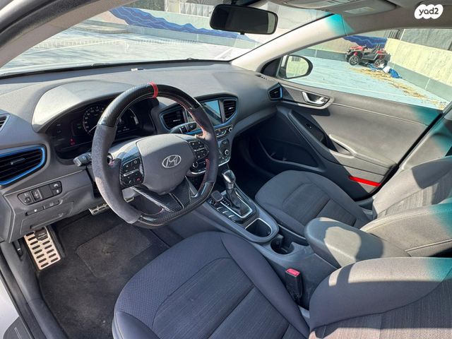 יונדאי איוניק