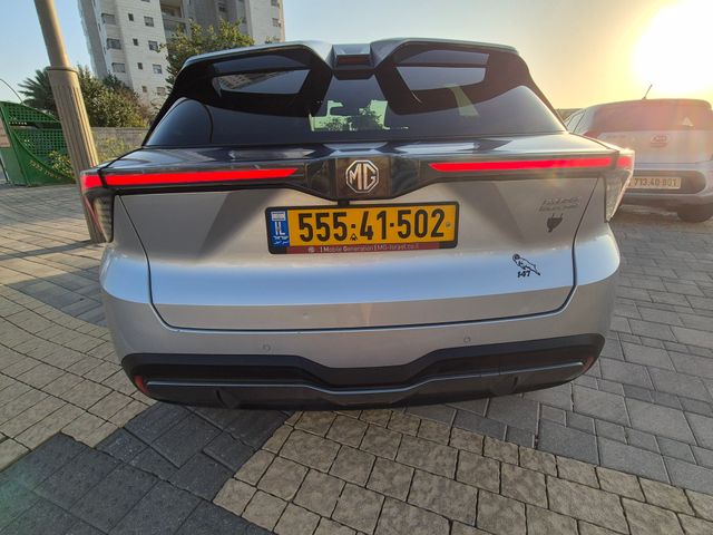 מודעת רכב אם ג'י MG4