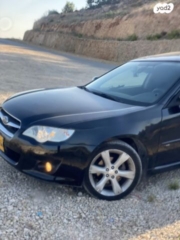 סובארו B4/לגאסי