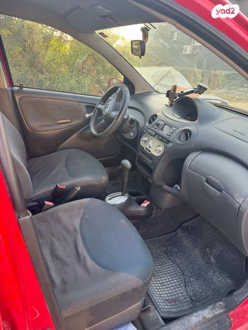 טויוטה יאריס