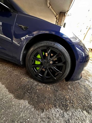 מודעת רכב טסלה מודל 3