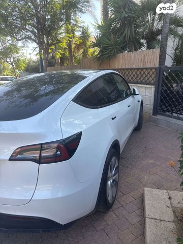 מודעת רכב טסלה מודל Y