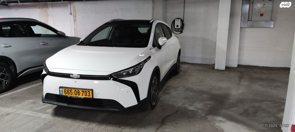 מודעת רכב ג׳ילי Geometry C