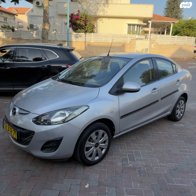 מודעת רכב מאזדה 2