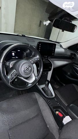 טויוטה יאריס קרוס