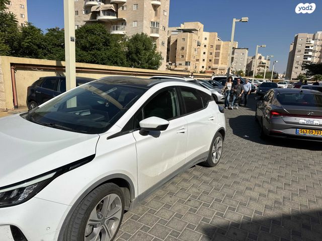 מודעת רכב ג׳ילי Geometry C