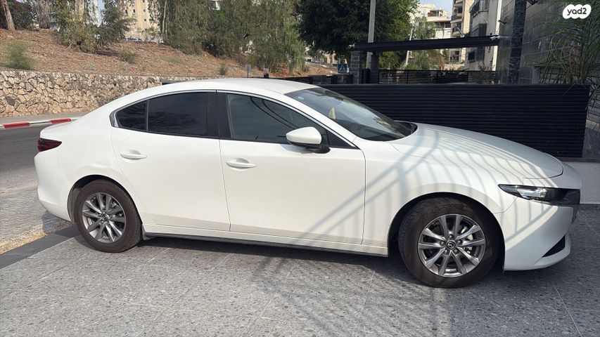 מודעת רכב מאזדה 3