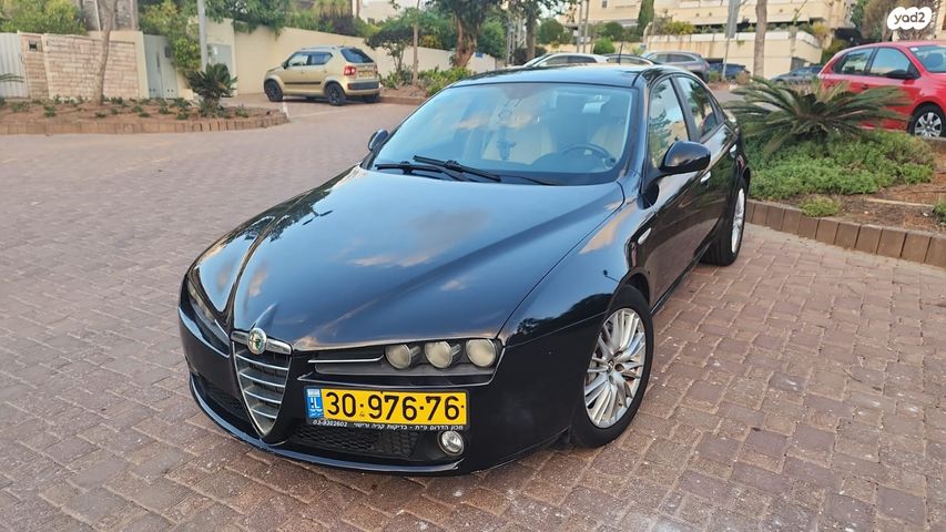 מודעת רכב אלפא רומיאו 159