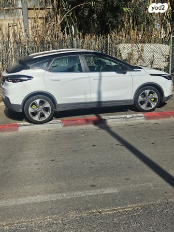 מודעת רכב ג׳ילי Geometry C