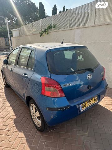 טויוטה יאריס