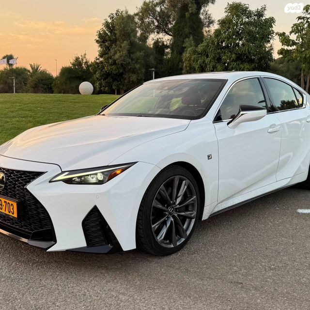 מודעת רכב לקסוס IS