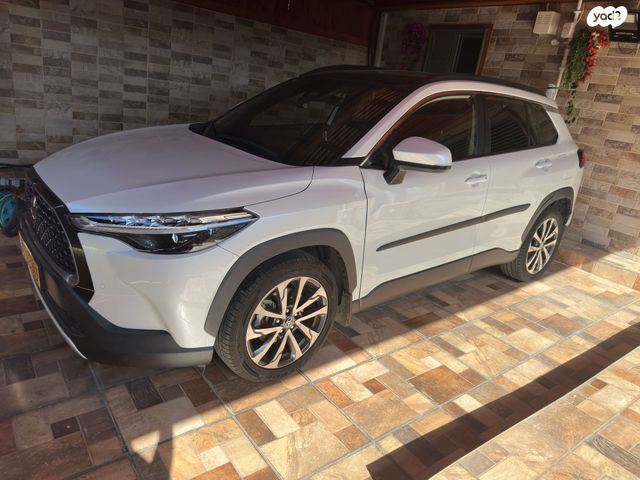 מודעת רכב טויוטה קורולה קרוס