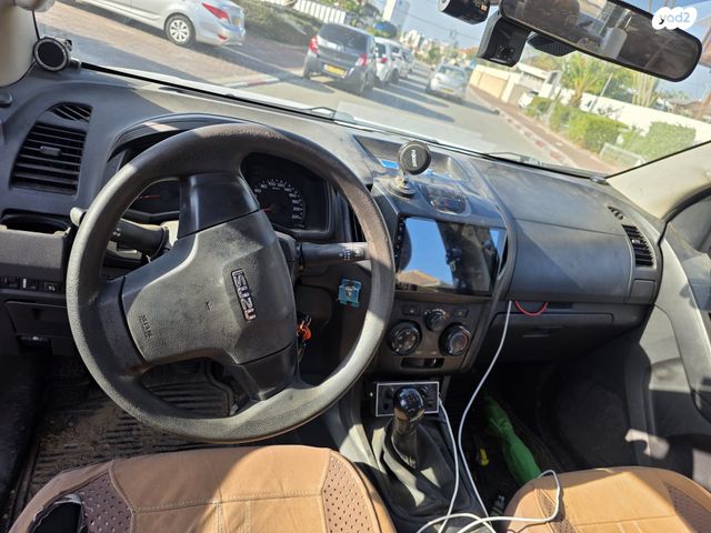 מודעת רכב איסוזו די-מקס