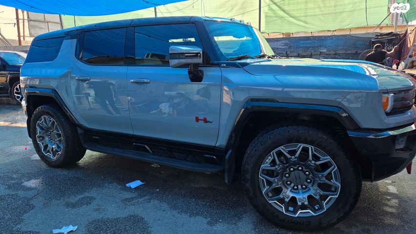 מודעת רכב ג'י.אם.סי האמר EV