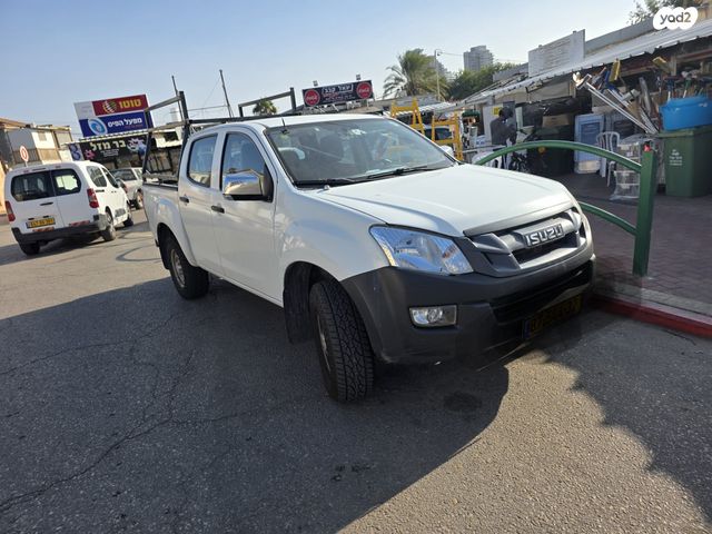 איסוזו די-מקס