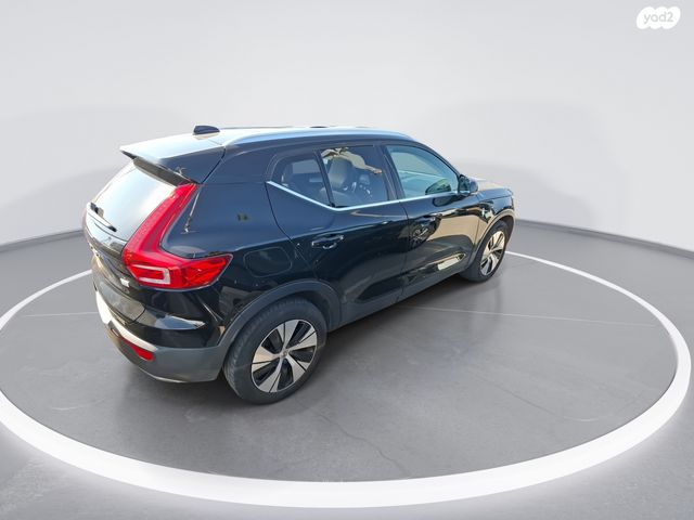 וולוו XC40