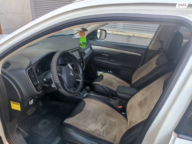 מיצובישי אאוטלנדר