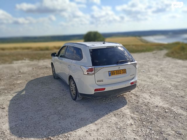 מיצובישי אאוטלנדר