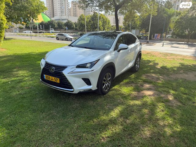 מודעת רכב לקסוס NX