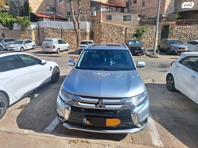 מיצובישי אאוטלנדר