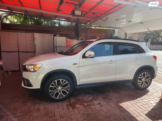 מודעת רכב מיצובישי ASX