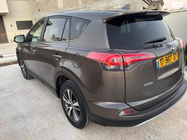 טויוטה RAV4
