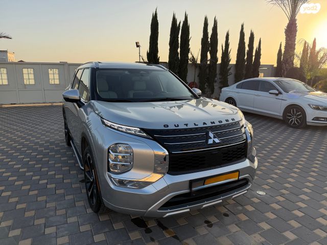 מיצובישי אאוטלנדר