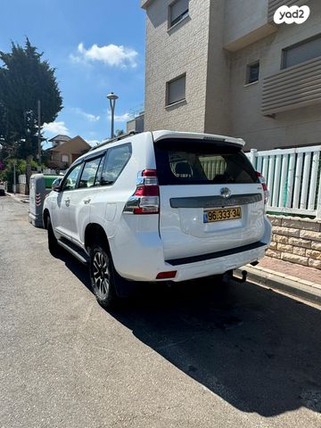 טויוטה לנד קרוזר