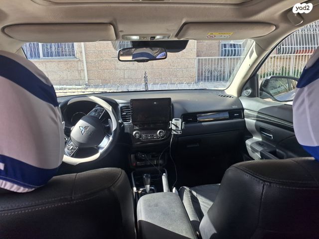 מיצובישי אאוטלנדר