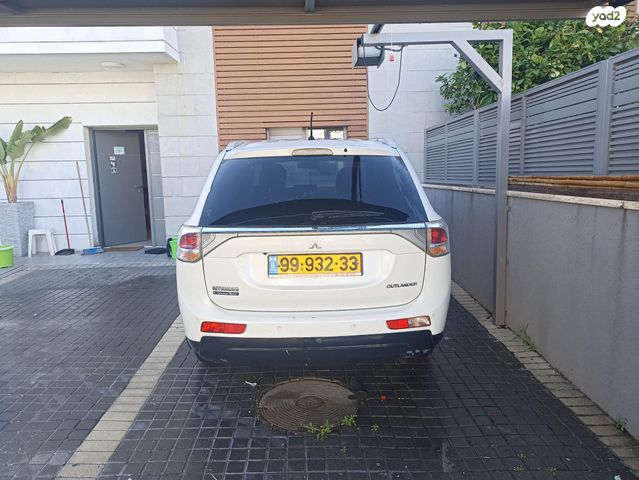 מיצובישי אאוטלנדר