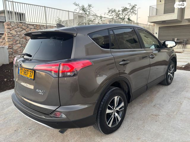 טויוטה RAV4