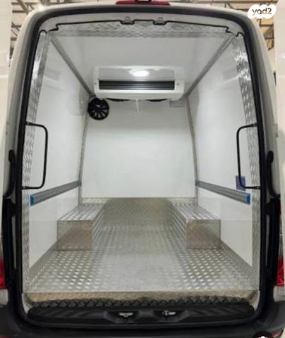 מודעת רכב פולקסווגן T-קרוס