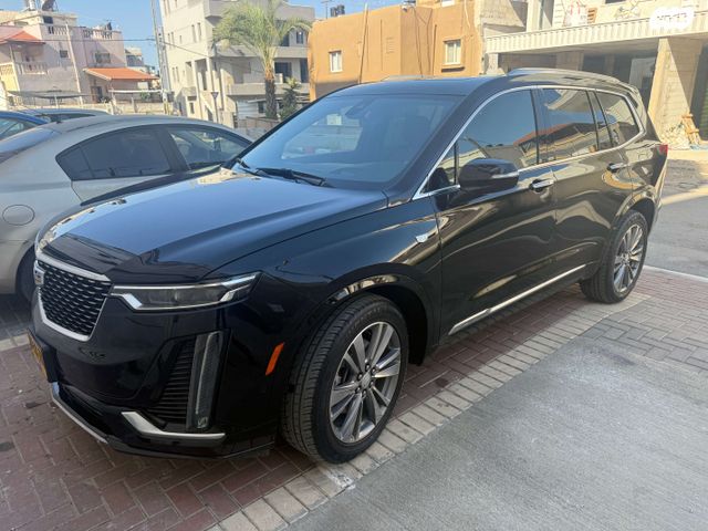 קאדילק XT6